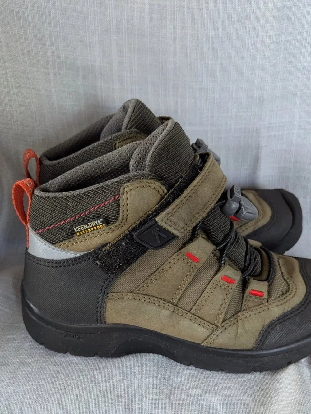 KEEN WATERPROOF HIKING BOOTS LITTLE BOYS SIZE 13 TAN BLACK